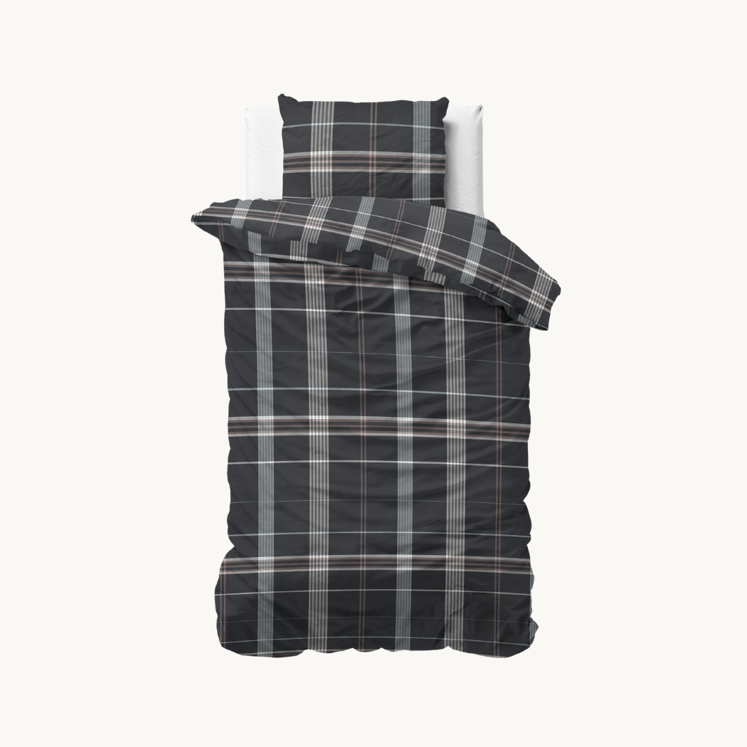 Luxe en comfort met de Bruce Taupe dekbedovertrek set in zachte flanel.