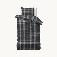 Luxe en comfort met de Bruce Taupe dekbedovertrek set in zachte flanel.