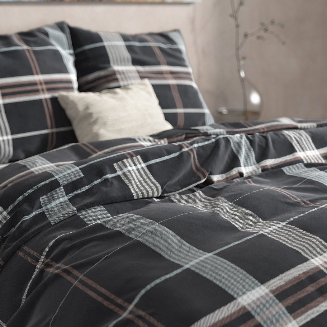 Flanel Bruce Taupe dekbedovertrek set die elegantie en warmte toevoegt aan elke slaapruimte