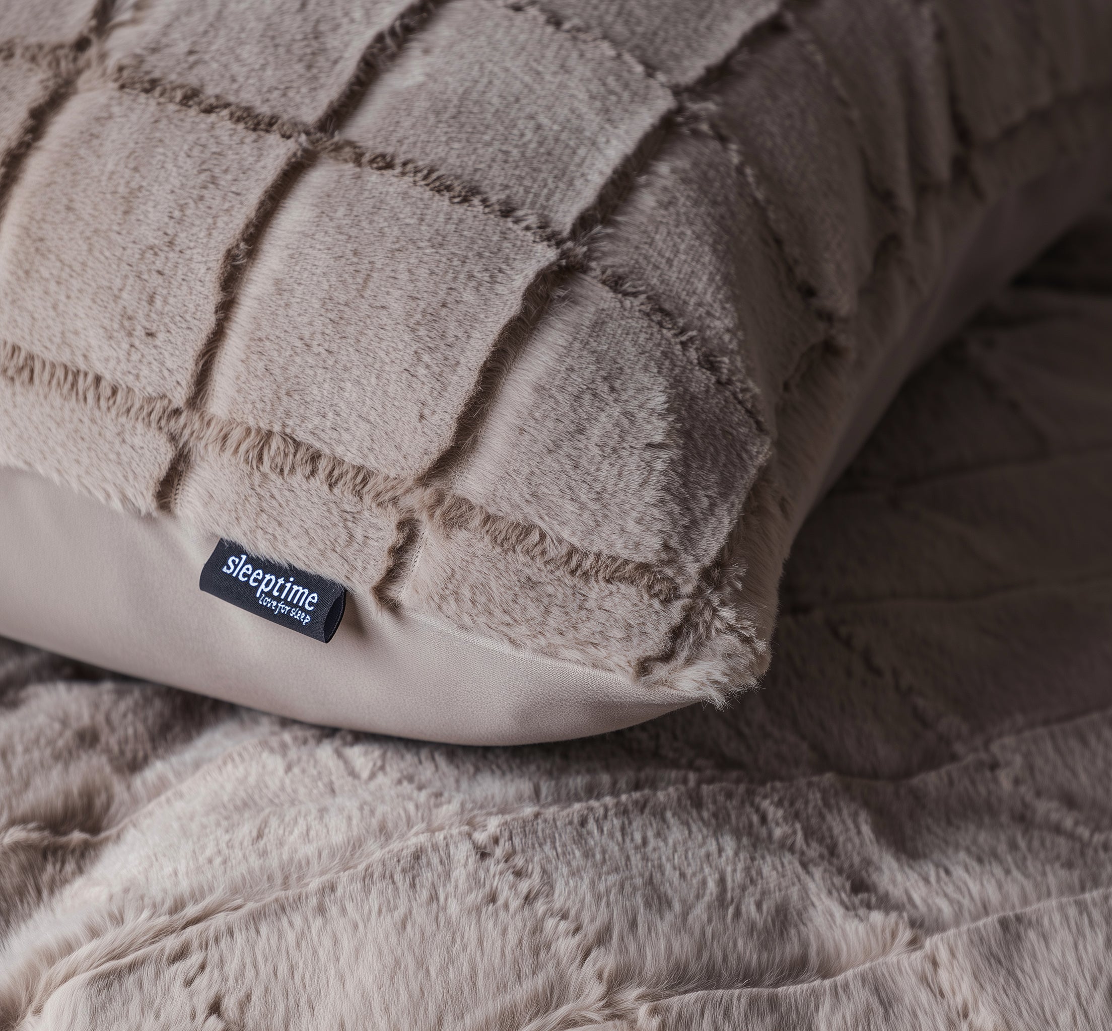Dekbedovertrekset Faux Fur Check Taupe