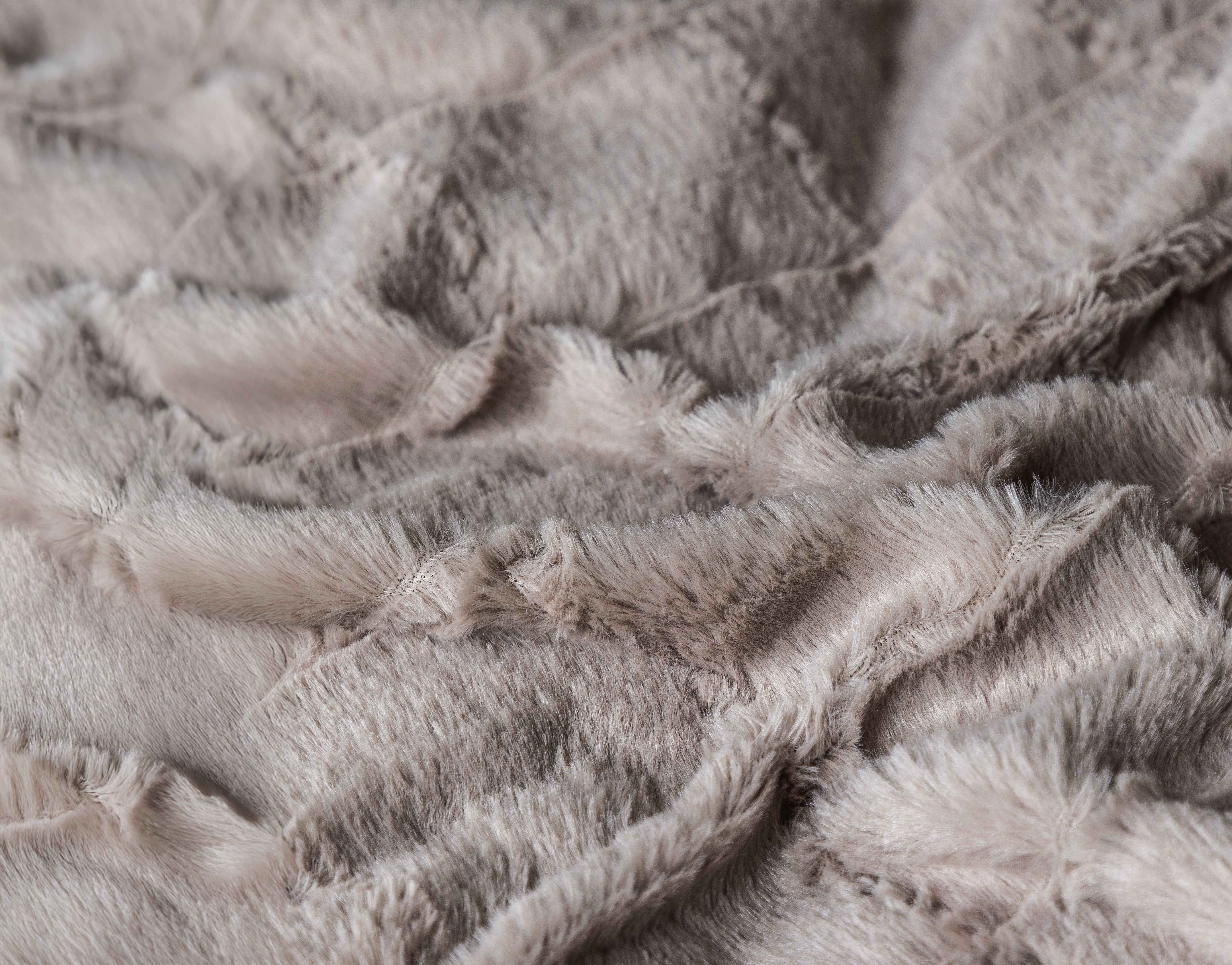 Dekbedovertrekset Faux Fur Check Taupe